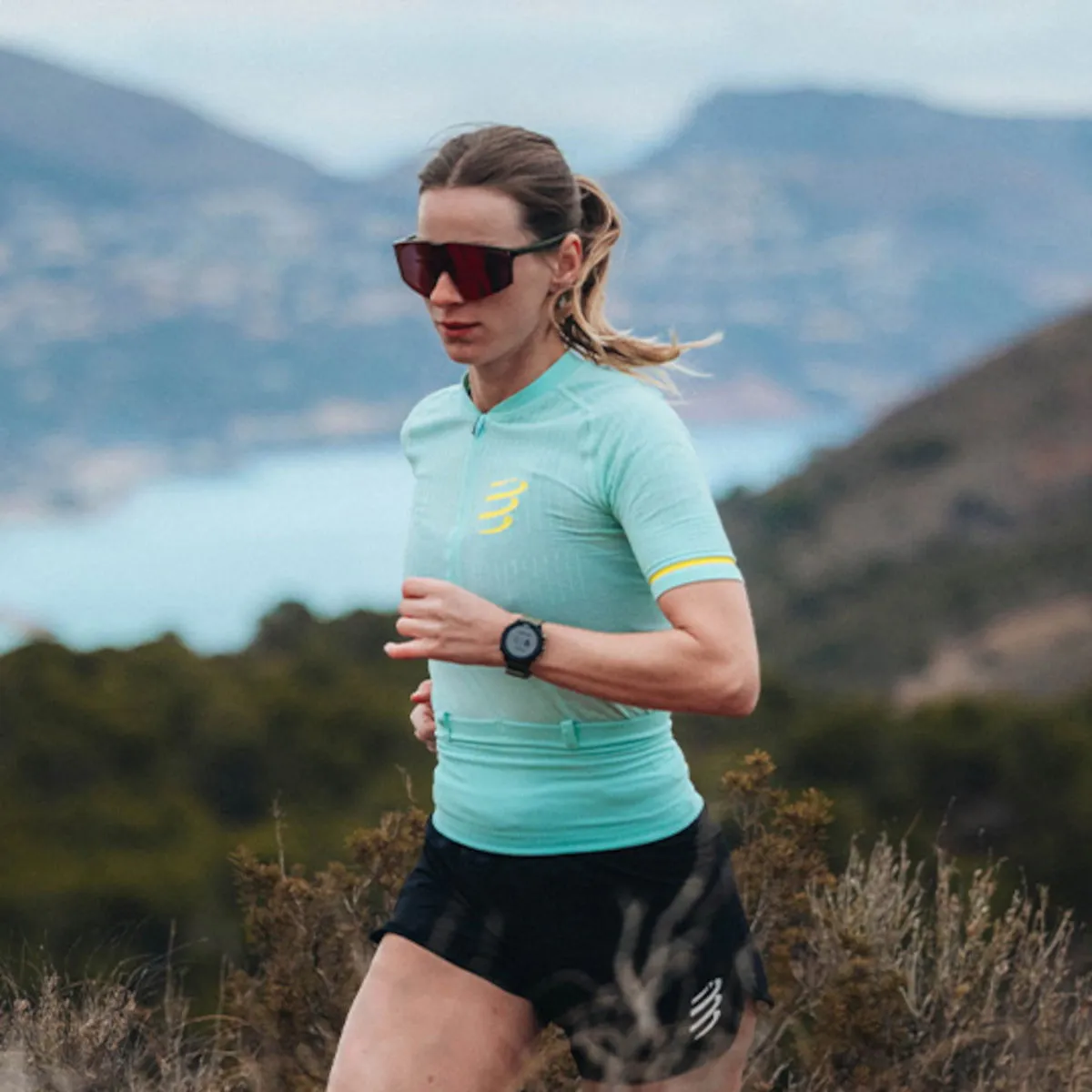 COMPRESSPORT TRAIL POSTURAL SS TOP TSHIRT