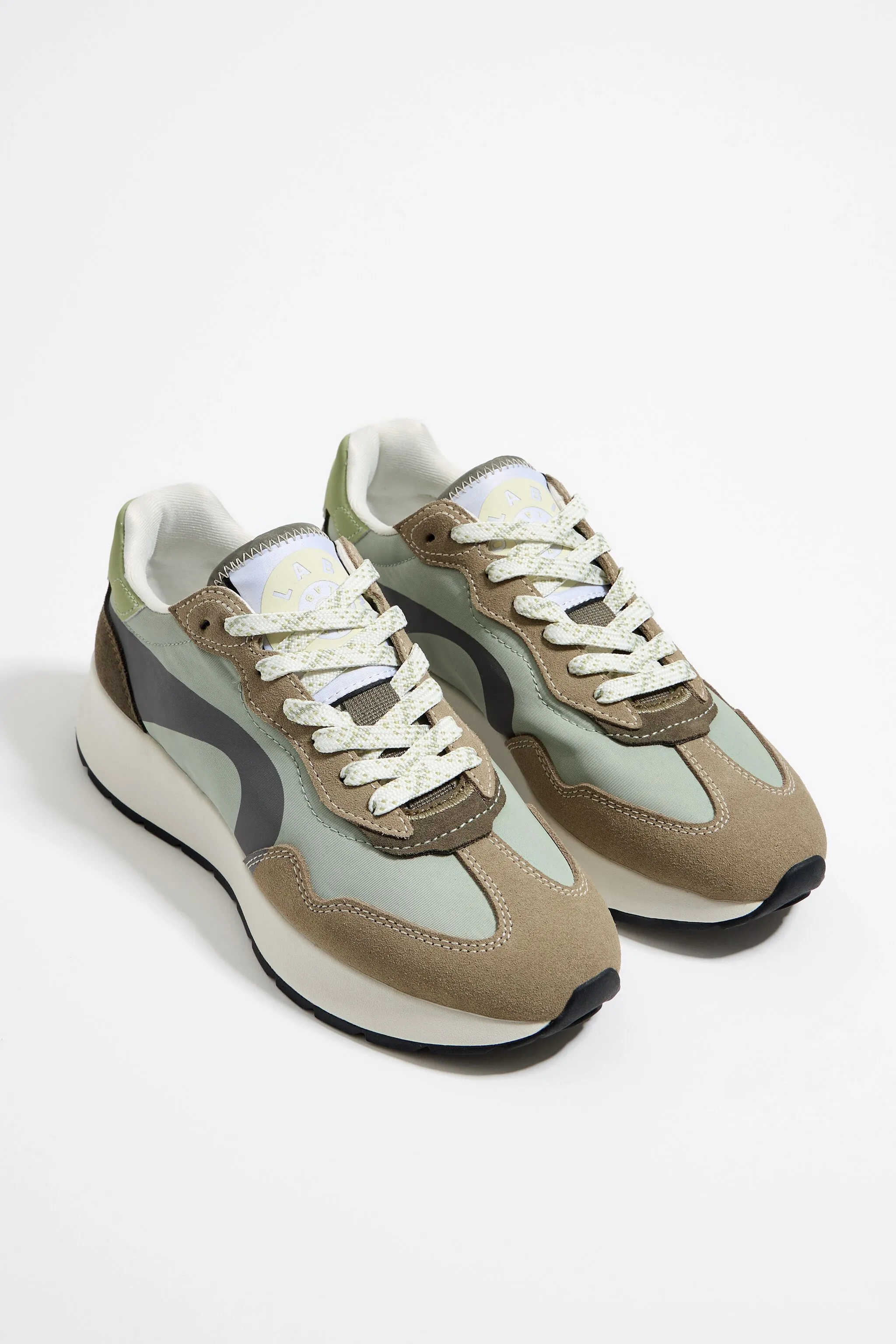 Deportiva lifestyle 13 22 caqui