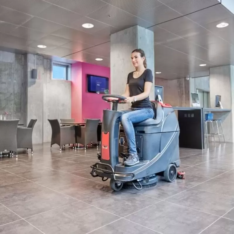 Fregadora hombre a bordo a bateria Profesional Viper AS530R