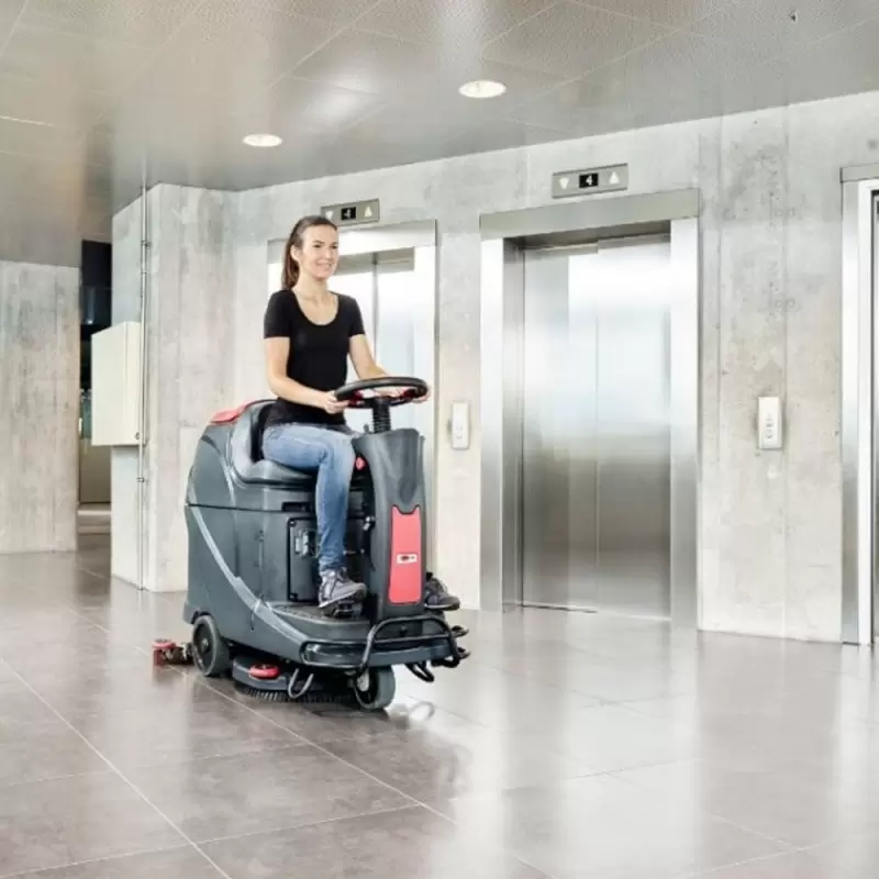 Fregadora hombre a bordo a bateria Profesional Viper AS530R