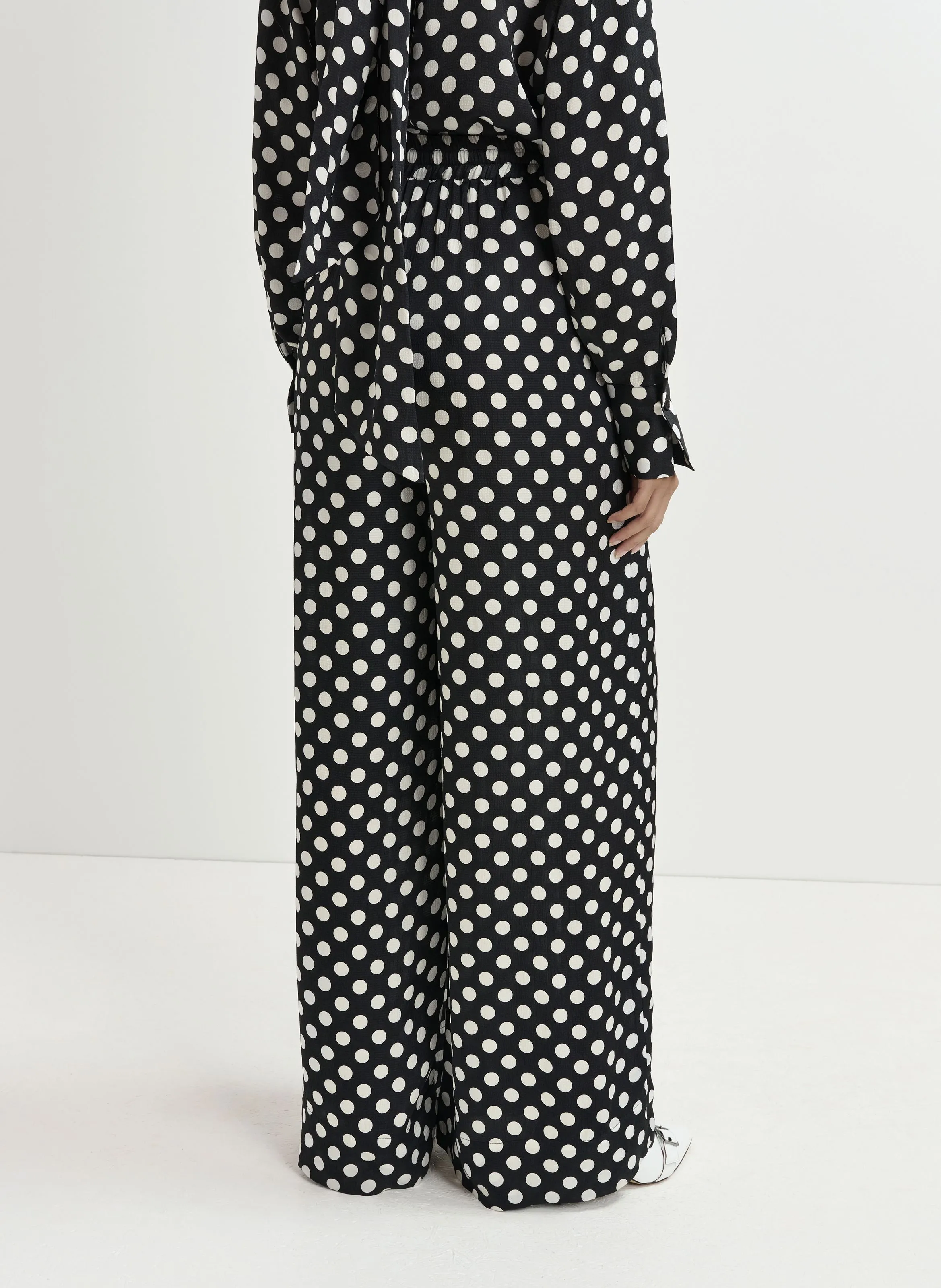 GONSTELLATION  PANTALóN ANCHO ESTAMPADO EN NEGRO