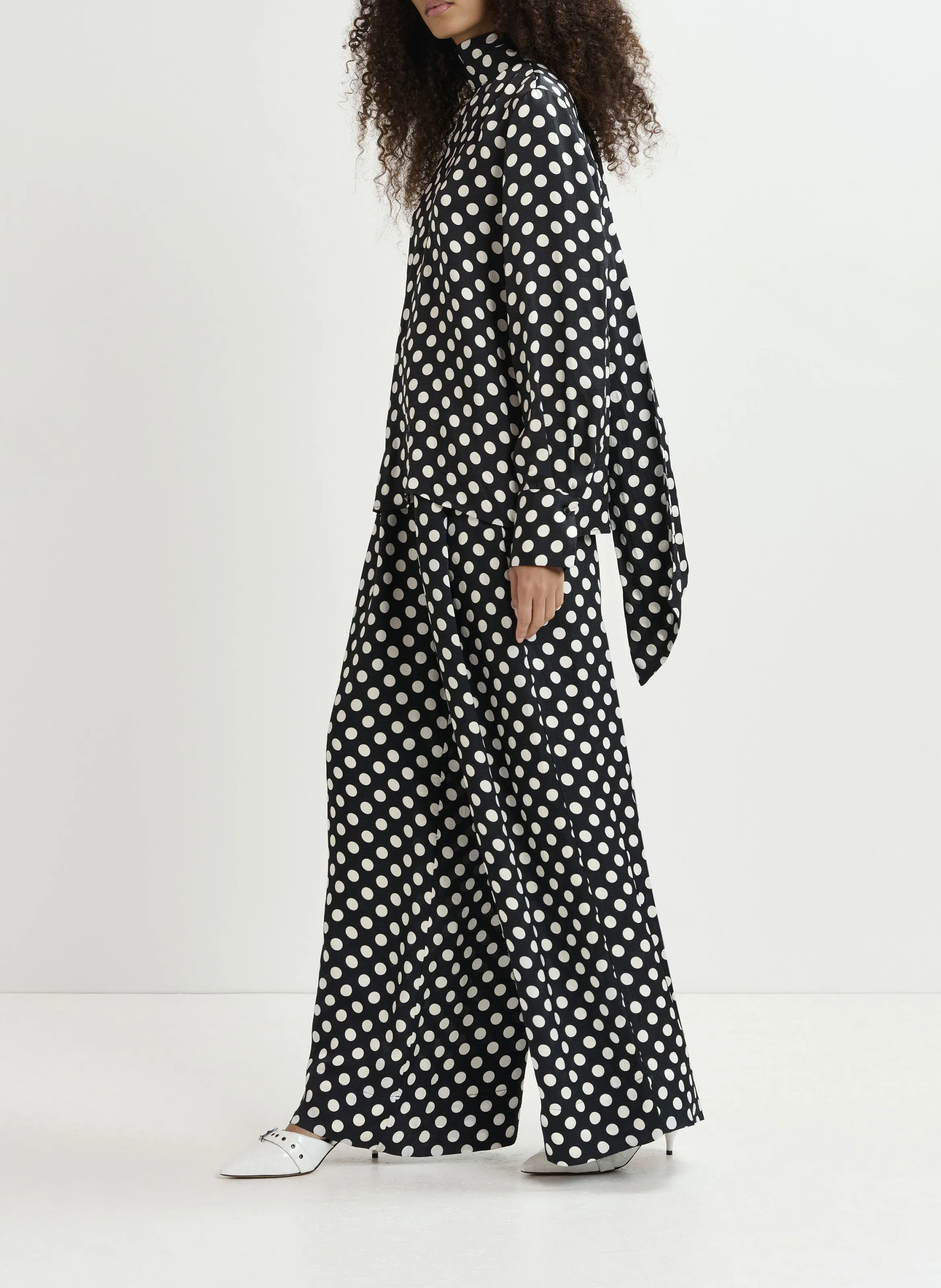 GONSTELLATION  PANTALóN ANCHO ESTAMPADO EN NEGRO