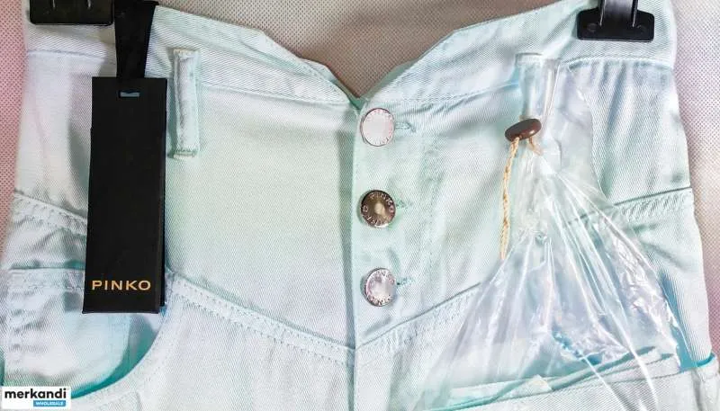 Marcas premium: Michael Kors, Pinko, Liu jo, Twinset, Patrizia Pepe, Vicolo, Marciano, JiJil, Armani, Dsquared