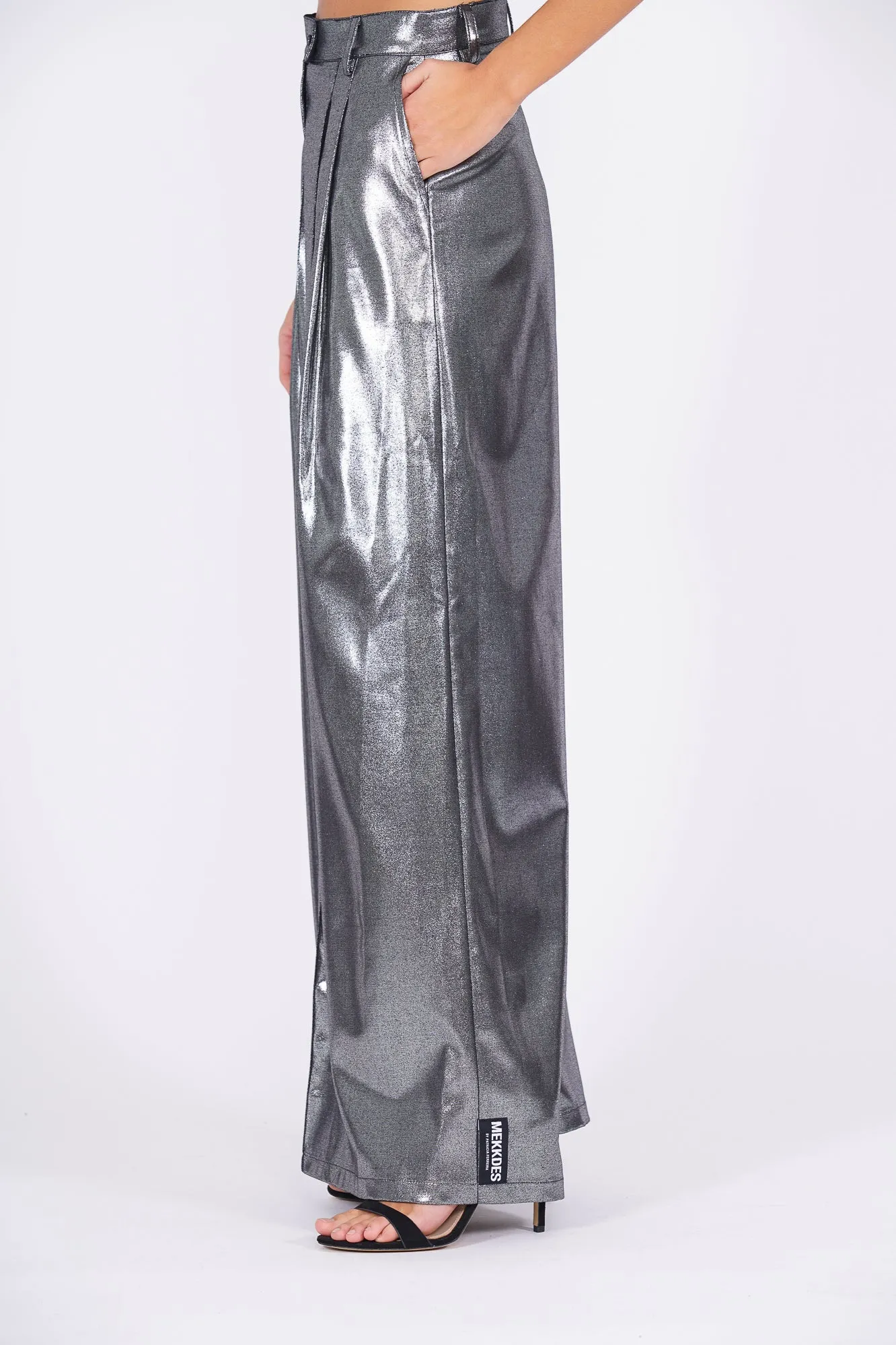 Pantalón wide leg metalizado plateado