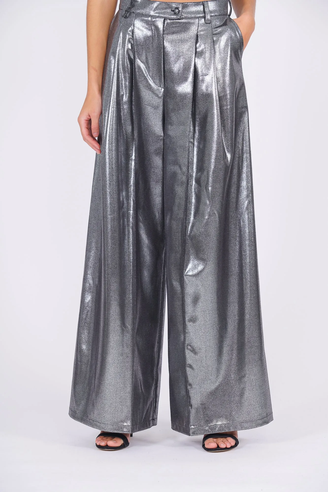 Pantalón wide leg metalizado plateado