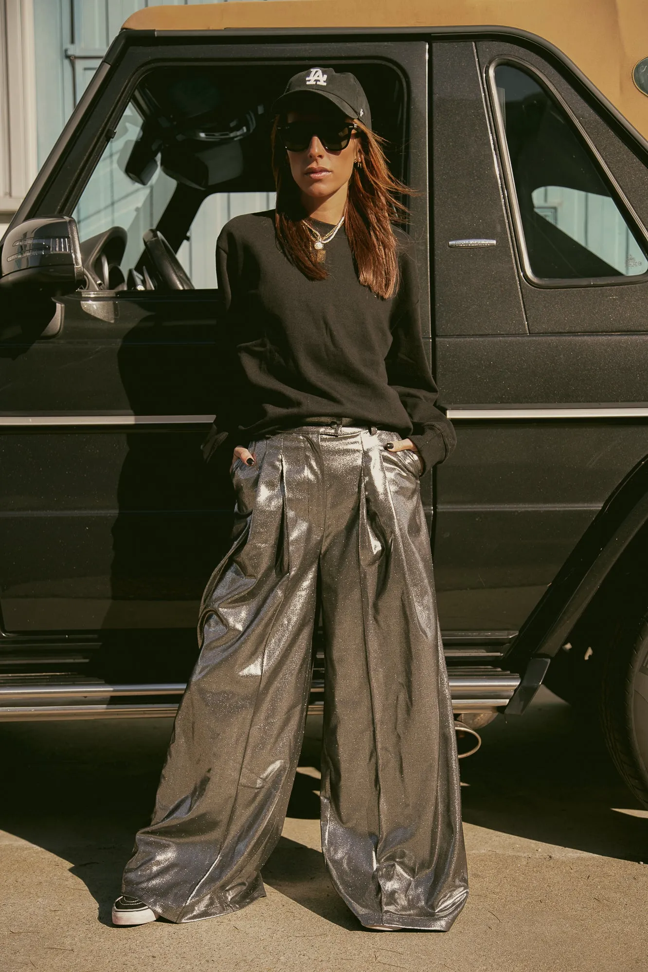 Pantalón wide leg metalizado plateado