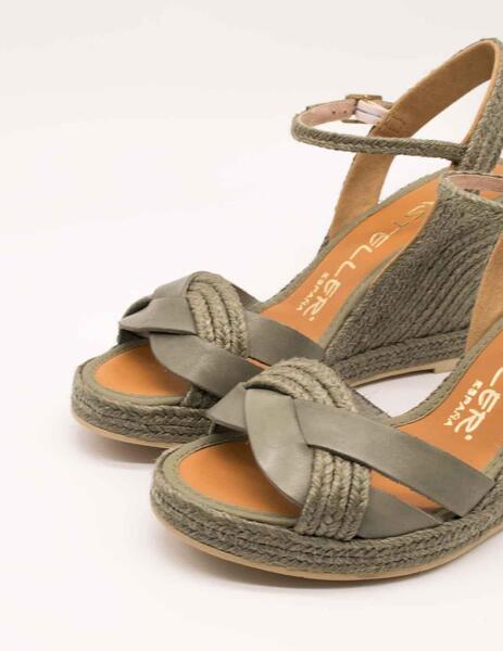 SANDALIA CASTELLER 498874 VAQUETA WASABI DE MUJER