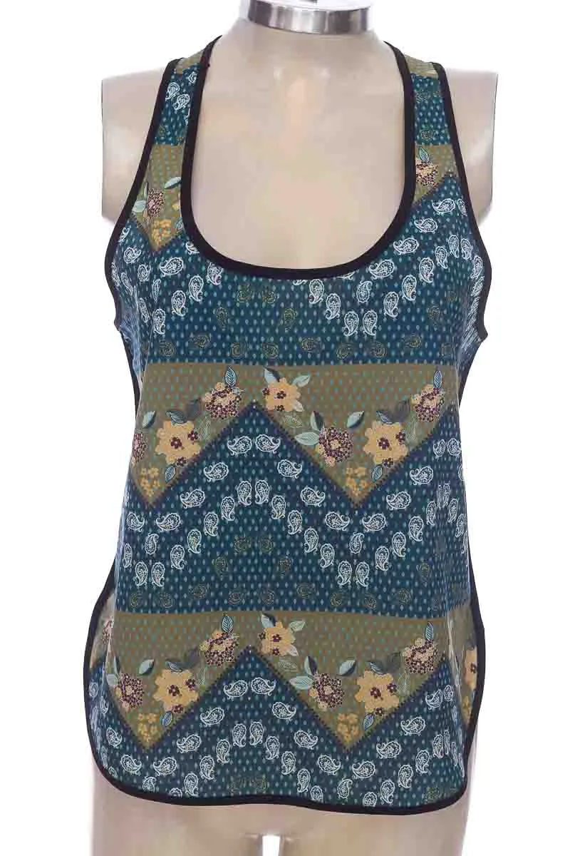 TOP / CAMISETA COLOR AZUL  BKUL