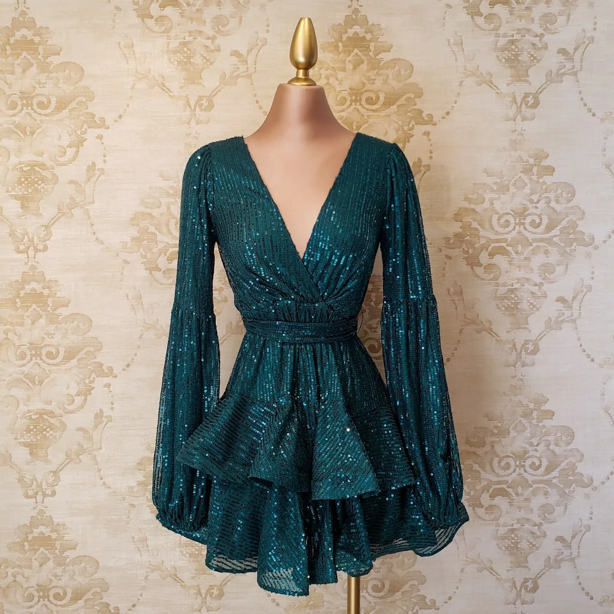 Vestido Verde Esmeralda Corto Manga Larga de Fiesta