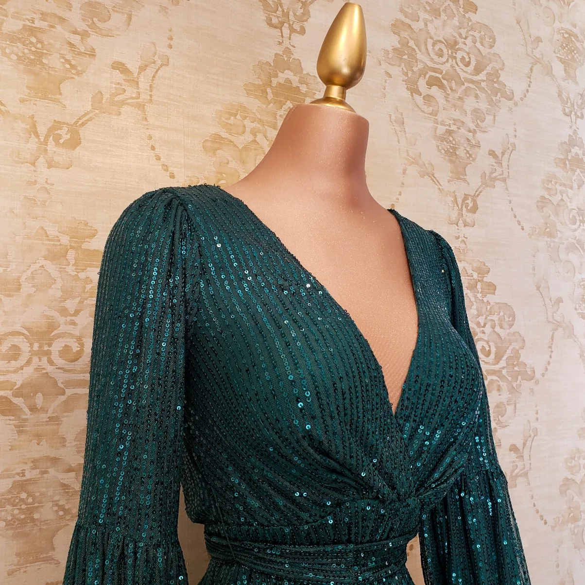Vestido Verde Esmeralda Corto Manga Larga de Fiesta