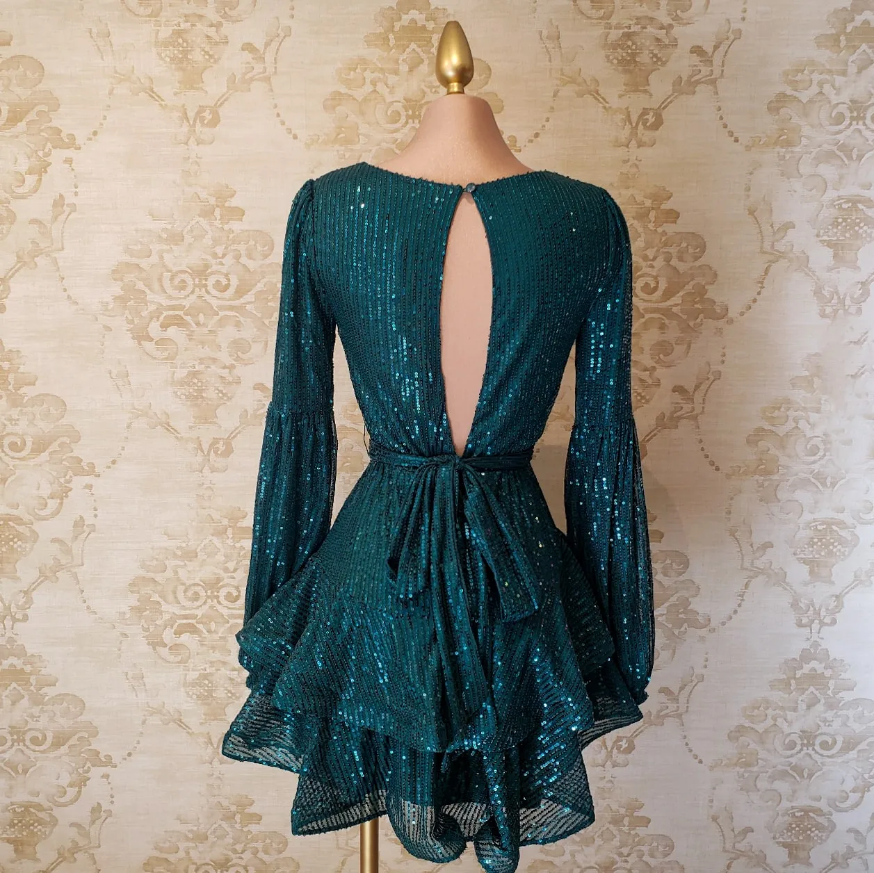 Vestido Verde Esmeralda Corto Manga Larga de Fiesta